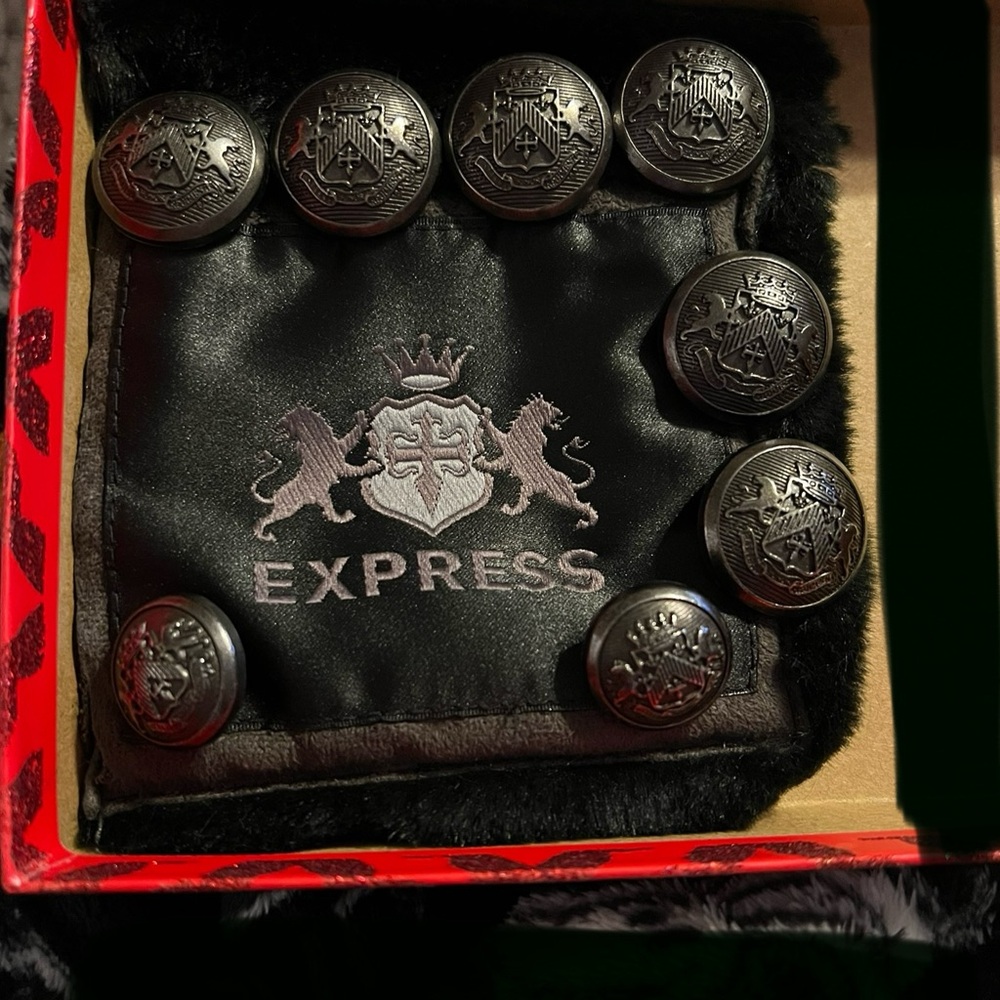 8 Express Crest Design Button Set in Black